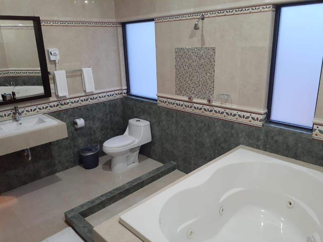Hotel Candelero Yuriria Ngoại thất bức ảnh